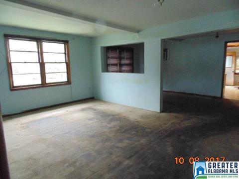 201 N 14th St, Clanton, AL 35045 photo 2
