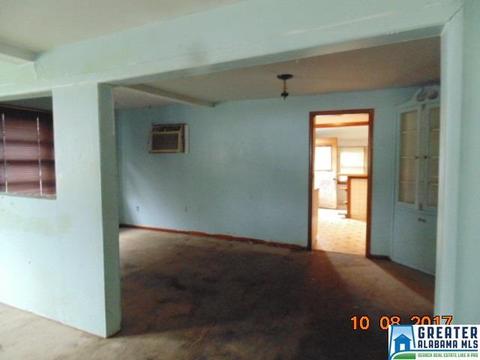 201 N 14th St, Clanton, AL 35045 photo 3