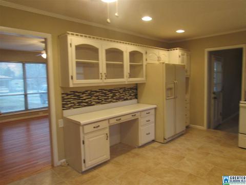 208 Lilla Ave, Clanton, AL 35045 photo 8