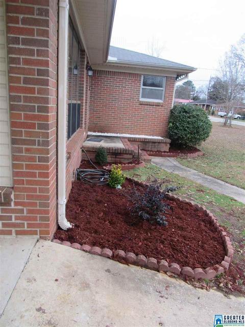 208 Lilla Ave, Clanton, AL 35045 photo 5