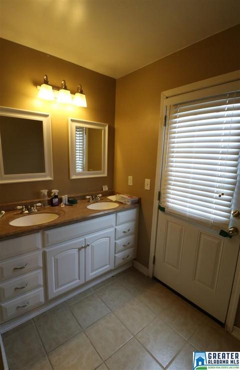 263 Cove Point Dr, Riverside, AL 35135 photo 12