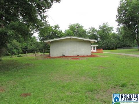 110 Crestview Dr, Weaver, AL 36277 photo 2