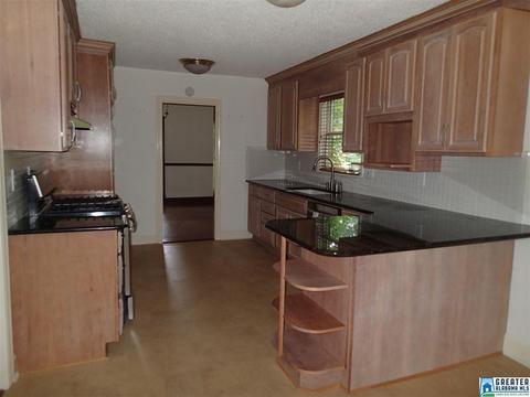 404 Phillips Dr, Vincent, AL 35178 photo 4