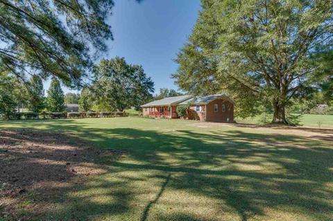 1052 Narrow Ln, Clanton, AL 35045 photo 3