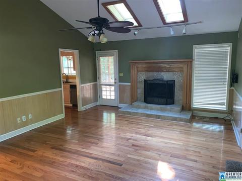 1002 Burnt Pine Dr, Maylene, AL 35114 photo 2