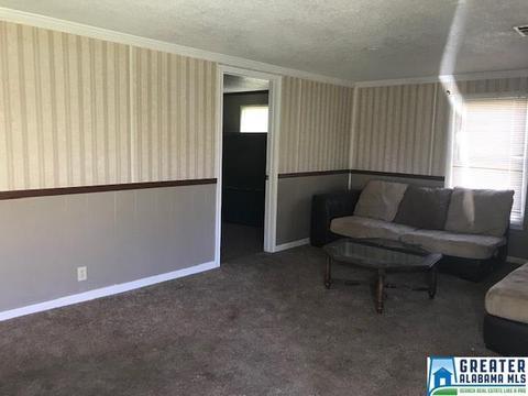 1007 Rollan St, Clanton, AL 35045 photo 2