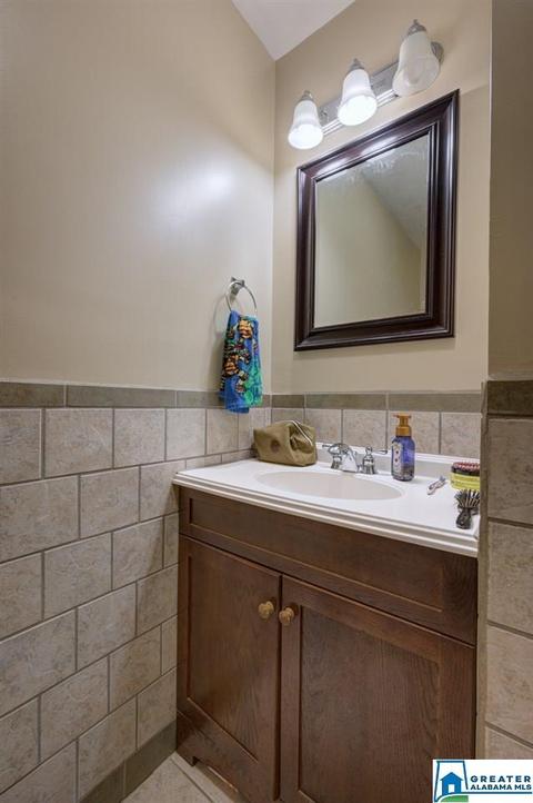 9501 Moon Rd, Warrior, AL 35180 photo 4