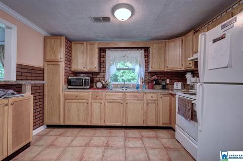 105 Moss St, Warrior, AL 35180 photo 11