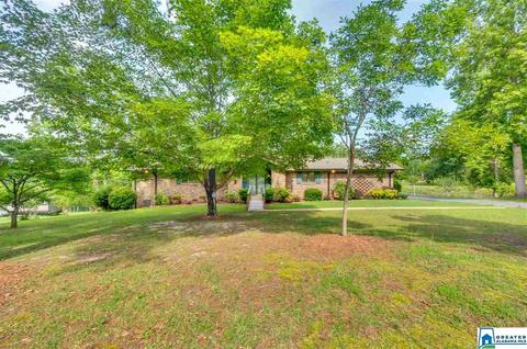 1403 Meadowood Dr, Clanton, AL 35045 photo 2