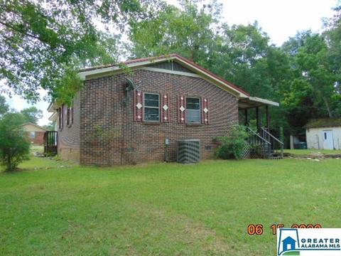207 Mitzou Dr, Clanton, AL 35045 photo 3