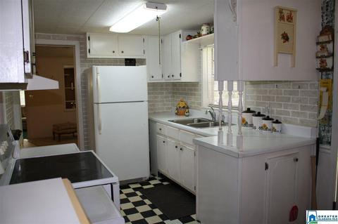 103 Taylor St, Clanton, AL 35045 photo 10