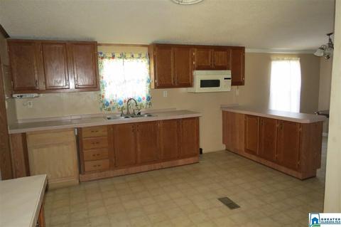578 Davidson Dr, Locust Fork, AL 35097 photo 2