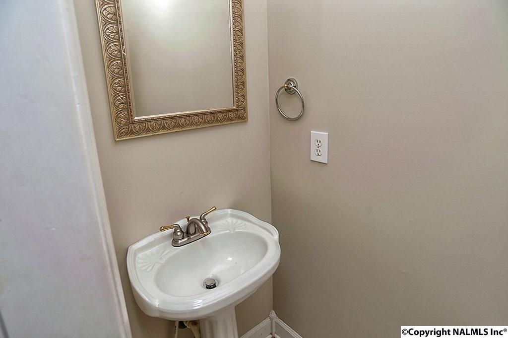 104 Alexandria Dr, Huntsville, AL 35806 MLS 1022435