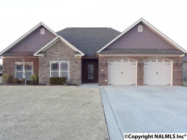 24 Bolerbrook Dr, Trinity, AL 35673 photo 1