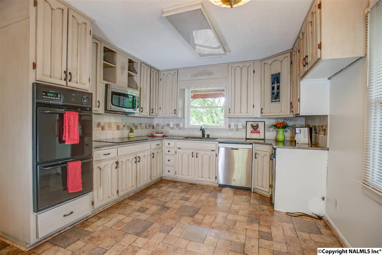 12112 Comanche Trl, Huntsville, AL 35803 MLS 1046669