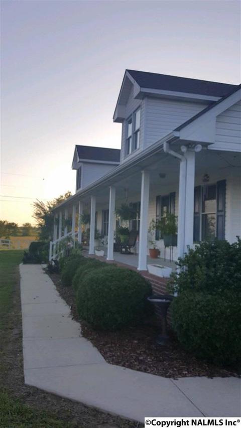 165 County Road 392, Trinity, AL 35673 photo 2