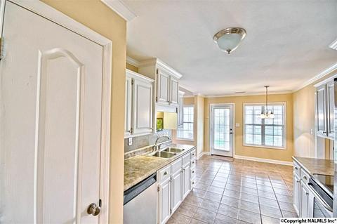 305 Cloverleaf Cir, Killen, AL 35645 photo 13