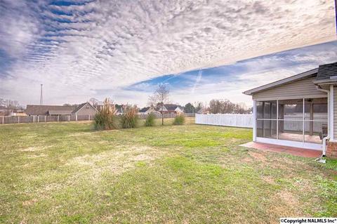 305 Cloverleaf Cir, Killen, AL 35645 photo 5