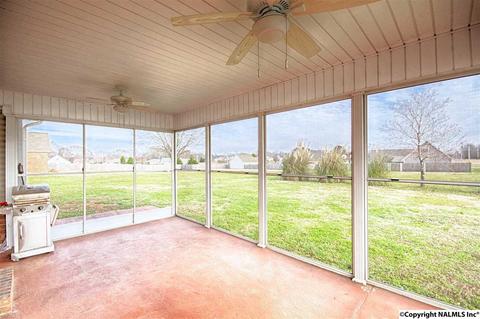 305 Cloverleaf Cir, Killen, AL 35645 photo 3