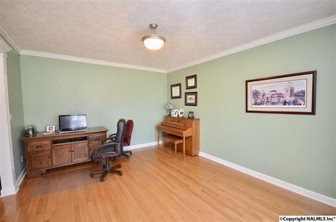 604 Meadowview Dr, Hartselle, AL 35640 photo 9