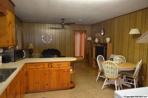 108 E Main St, Glencoe, AL 35905 photo 5