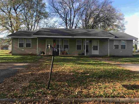 1807 N 9th Ave, Sheffield, AL 35660 photo 1