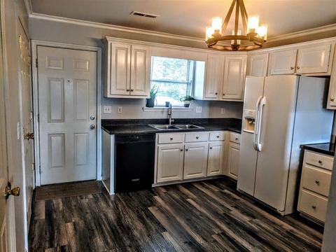 100 Riverview, Killen, AL 35645 photo 4