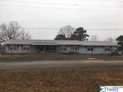 309 Hazel St, Centre, AL 35960 photo 1