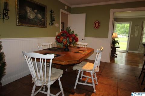 214 NE 7th Ave, Arab, AL 35016 photo 4