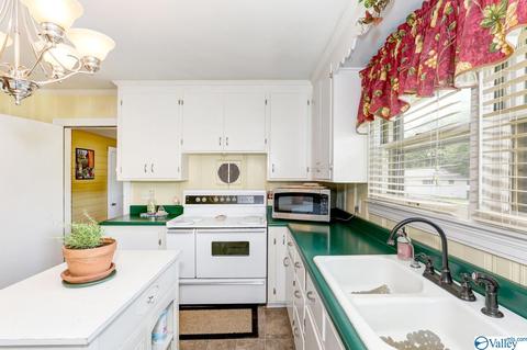 902 E Forrest St, Athens, AL 35611 photo 14
