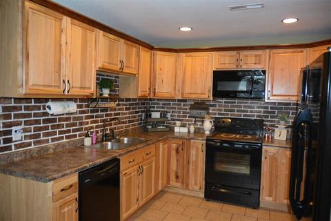136 Patsy Lee Dr, Stevenson, AL 35772 photo 8
