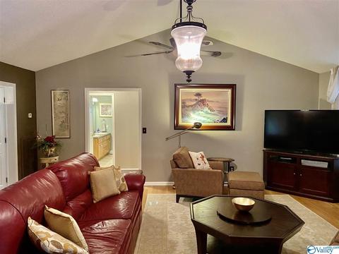 335 Ray St, Centre, AL 35960 photo 3