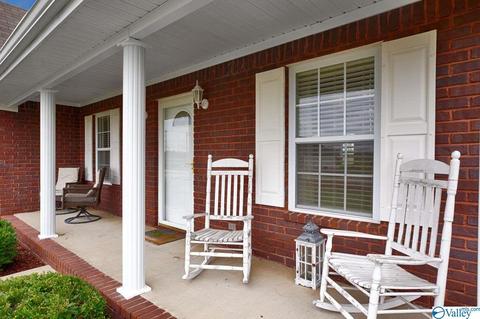 558 Belview Dr, Killen, AL 35645 photo 3