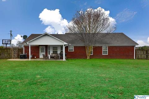 558 Belview Dr, Killen, AL 35645 photo 7