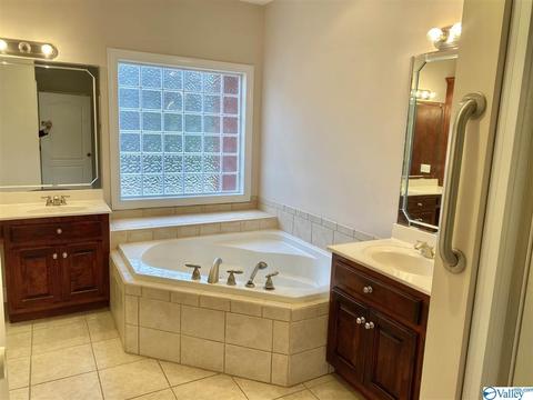 7 Forest Home Dr, Trinity, AL 35673 photo 12