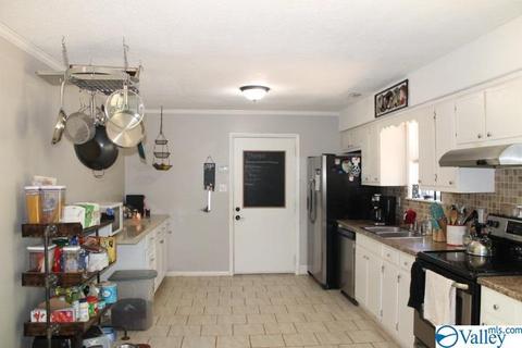 654 Ruby Johnson Dr, Scottsboro, AL 35769 photo 2