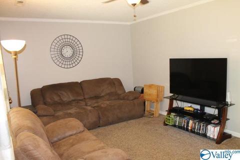 654 Ruby Johnson Dr, Scottsboro, AL 35769 photo 9