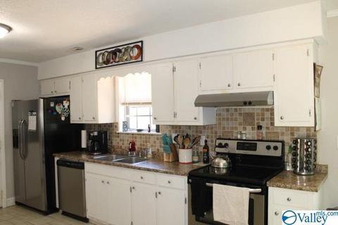 654 Ruby Johnson Dr, Scottsboro, AL 35769 photo 3