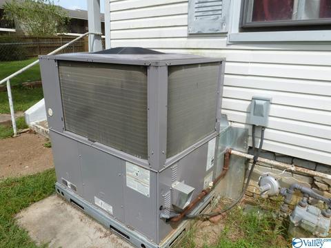 1608 E 26th St, Sheffield, AL 35660 photo 3