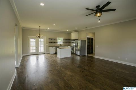 35 Lashae Loop, Grant, AL 35747 photo 9