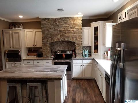 196 Mccutcheon Loop Rd, Laceys Spring, AL 35754 photo 5