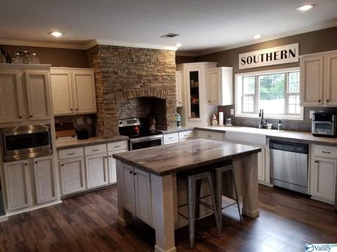 196 Mccutcheon Loop Rd, Laceys Spring, AL 35754 photo 6