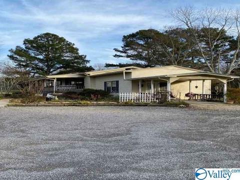 91 Click Dr, Grant, AL 35747 photo 4