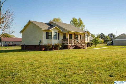140 Maple Cir, Arab, AL 35016 photo 2