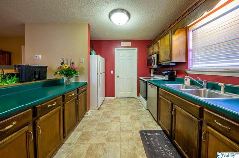 140 Maple Cir, Arab, AL 35016 photo 9