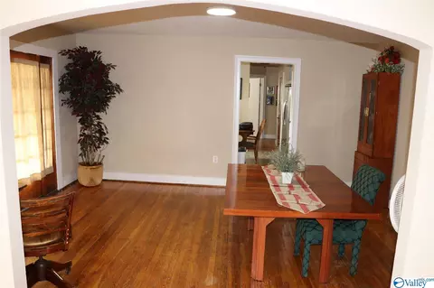524 E Willow St, Scottsboro, AL 35768 photo 3
