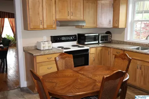 524 E Willow St, Scottsboro, AL 35768 photo 11