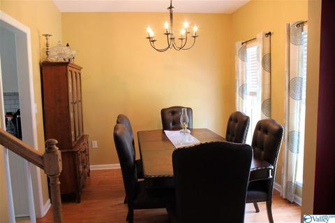 202 Cornwall Cir, Madison, AL 35757 photo 2