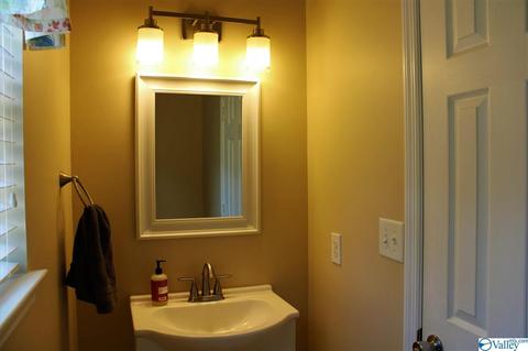 202 Cornwall Cir, Madison, AL 35757 photo 5