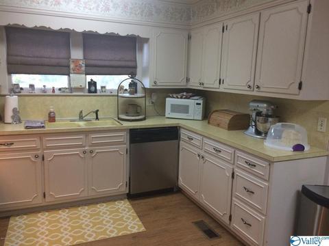 1689 Sentry Rd, Hamilton, AL 35570 photo 2
